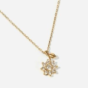 Dainty Flower Necklace